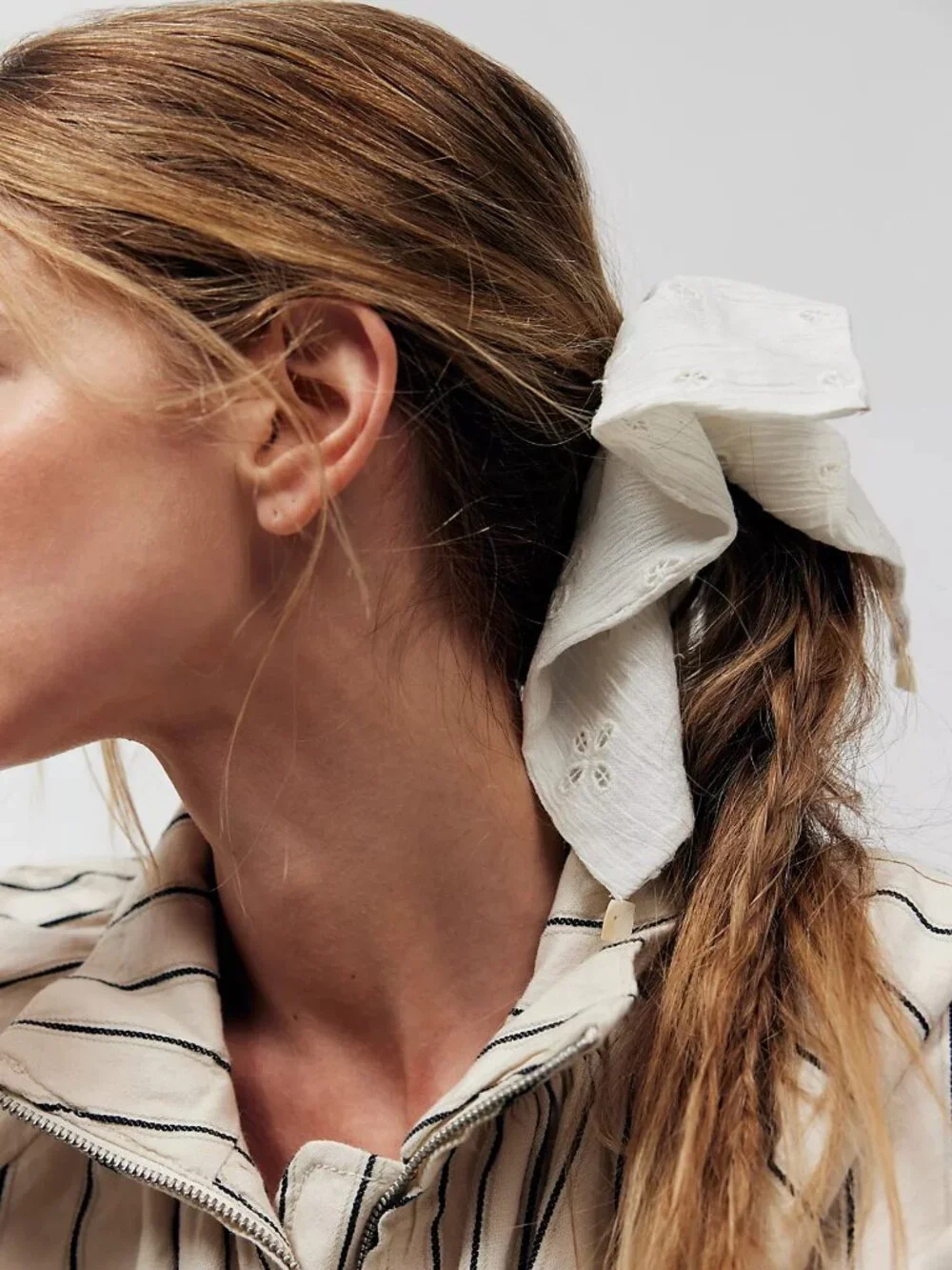 Atalia Square Scrunchie - Picture 4 of 4